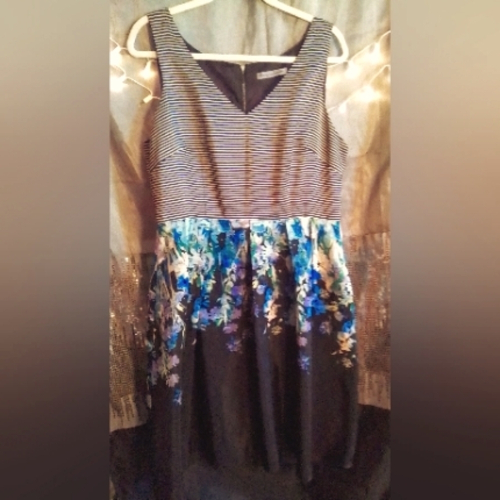 Elegant Striped Flowered Dress